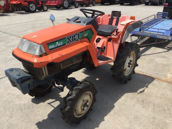 クボタ kubota トラクター XB-1D XB-1 荷台 578時間 12馬力 を買取ました！ | 万代 農機具買取