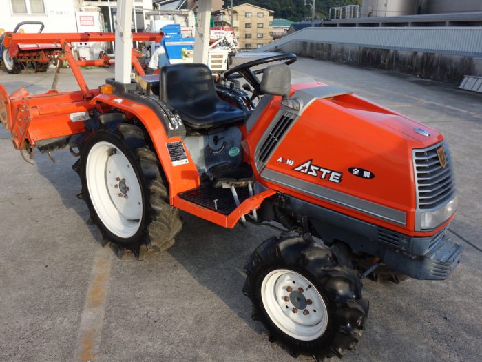 クボタ KUBOTA トラクター ASTE A19 981時間 19馬力を買い取りました 